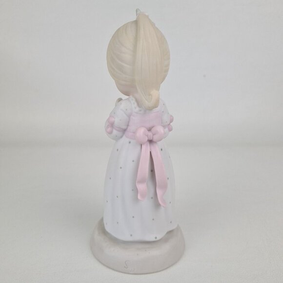 Precious Moments 102903 We Are All Precious in His Sight Holding Shell Figure - Picture 4 of 6